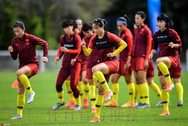 玫瑰再绽放 - 巴黎首训 中国女足迅速进入状态
